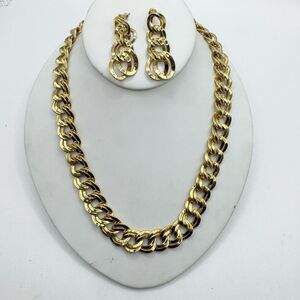 Monet Vtg Gold Tone Double Link Chain Necklace And Earrings Set Mob Wife Chunky